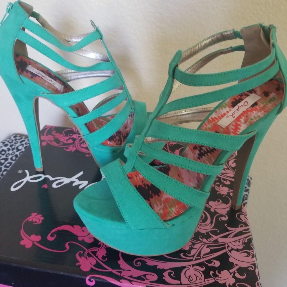 Heels never worn